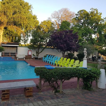 Good 2 Go Guest House Benoni Kültér fotó