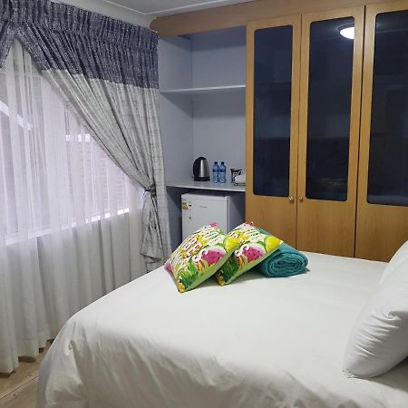 Good 2 Go Guest House Benoni Kültér fotó