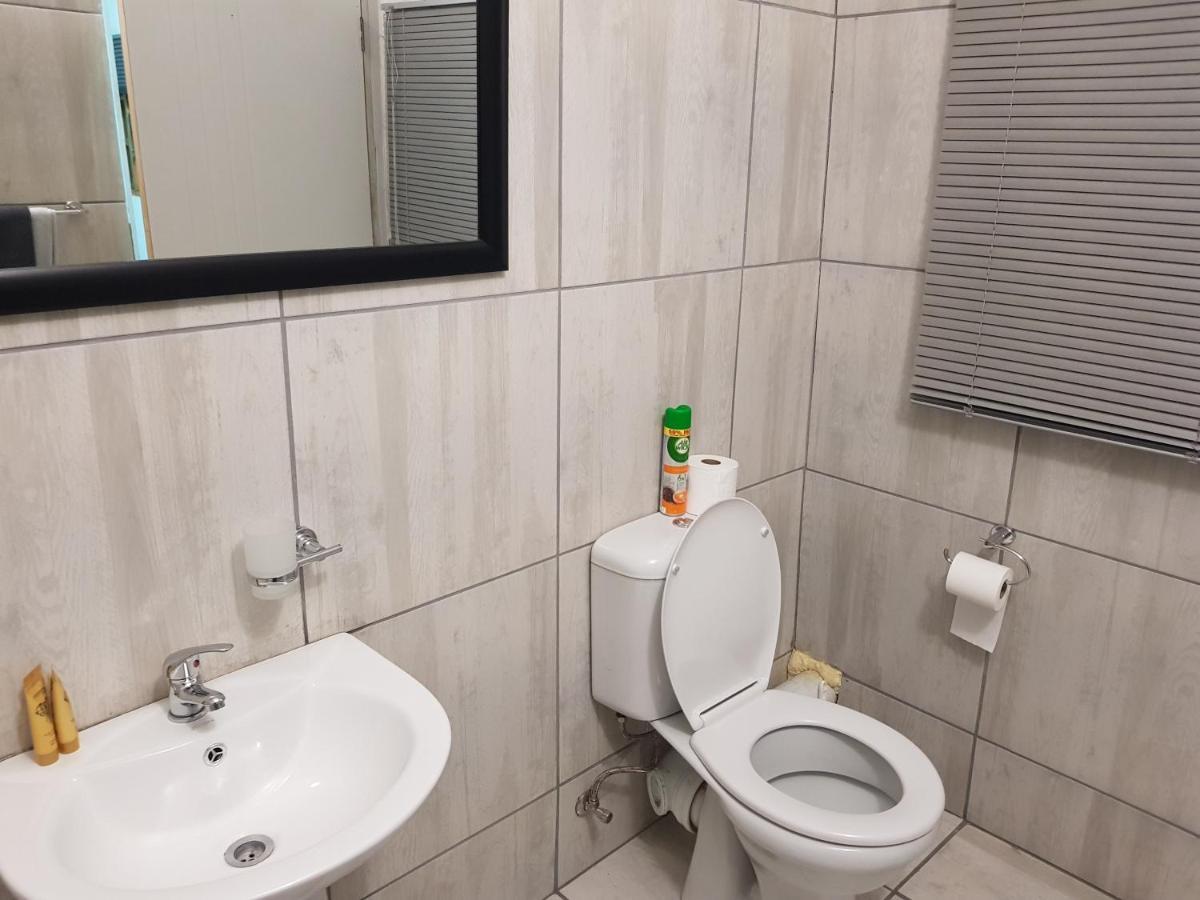Good 2 Go Guest House Benoni Kültér fotó